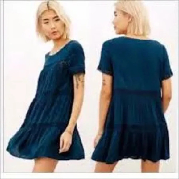 Alice & UO Elenora Tiered Crochet Inset Dress in Blue - Size Medium - Picture 1 of 7